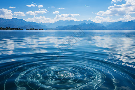 大理洱海天与水的抽象幻景图片