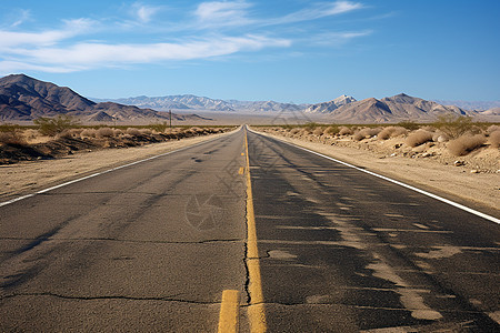 长长的空旷道路图片