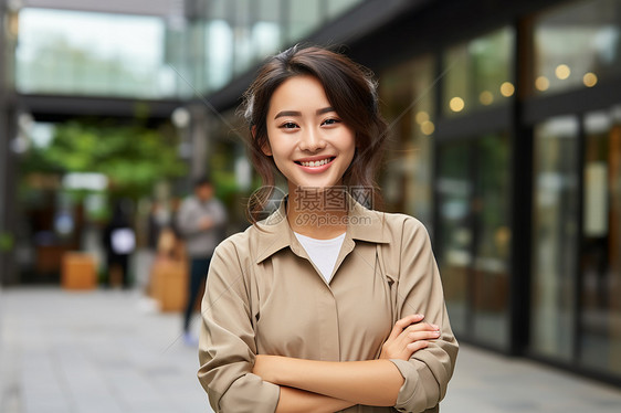 自信的女孩图片