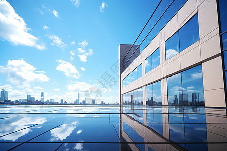 玻璃幕墙映射城市景观图片