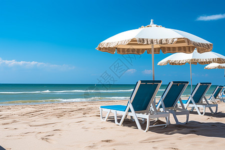 美丽的自然风光夏日海滩上的躺椅背景