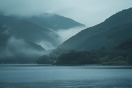 宁静的湖畔图片