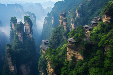 山峰上的建筑物背景图片