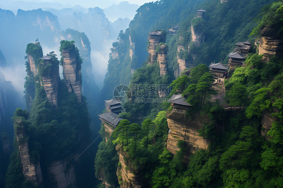 山峰上的建筑物图片