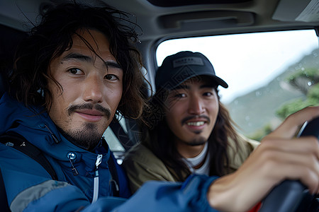 西藏自驾游黝黑皮肤汽车轴高清图片