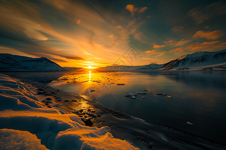夕阳下的冰原河流图片