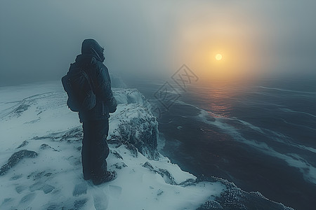 在山顶眺望大海的人背景