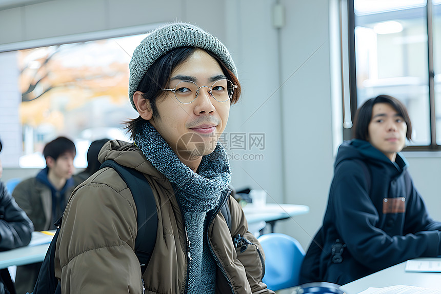 课堂上的大学生图片