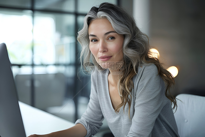 优雅的职业女性图片