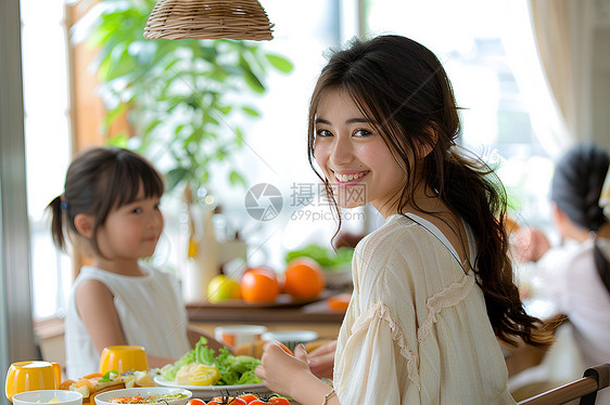 母女共享早餐图片