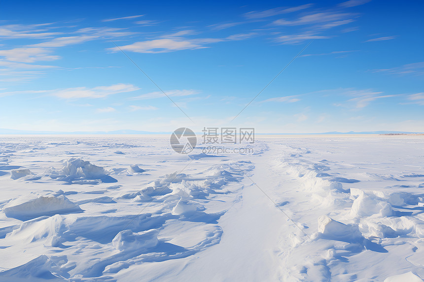 冰雪封冻的原野图片