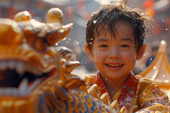 一位年幼男孩图片