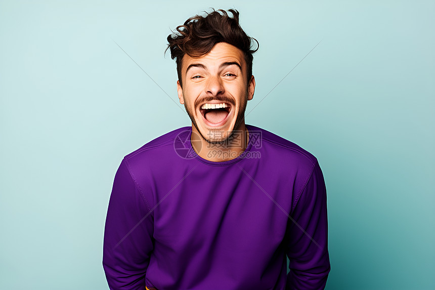 开怀大笑的男子高清图片下载-正版图片601191754-摄图网