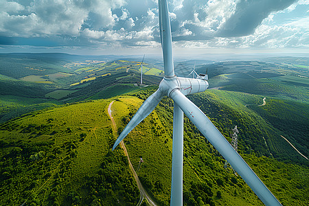 山顶的能源涡轮机图片