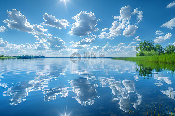 湖泊倒影下的美丽风景图片