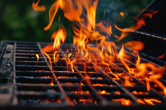火焰中的烧烤架图片