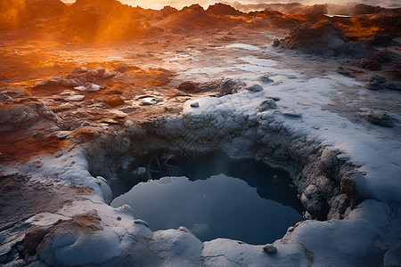 火山口的地热水池图片