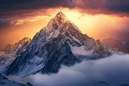 冰雪皑皑的山峰图片