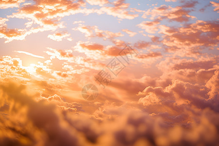 太阳透过云层图片