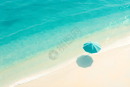 海滩上的蓝色遮阳伞图片