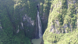 航拍大自然高山瀑布流水 视频素材