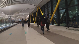 旅客抵达机场过关延时视频【该视频无肖像权，请勿商用】视频素材