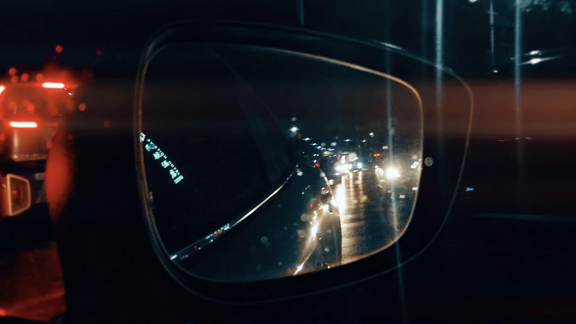 升格拍摄夜晚汽车后视镜车流复名