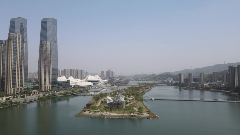 航拍湖南长沙梅溪湖节庆岛自然风光节庆日