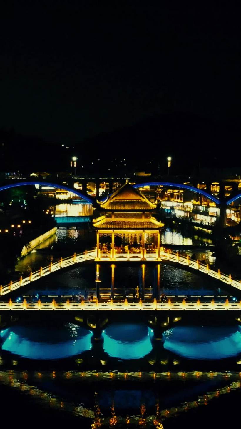 湖南湘西凤凰古城夜景灯光竖屏航拍沅陵mp4