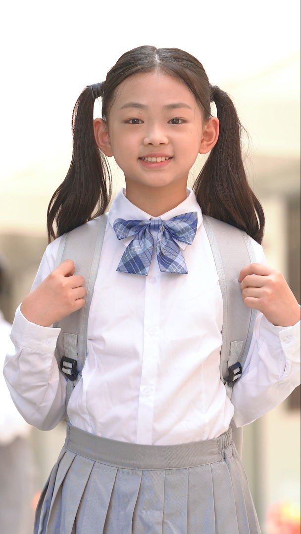 开学小学生形象