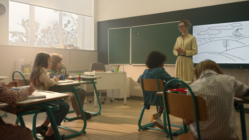 学生们坐在教室的课桌前上课mov格式视频下载_正版视频编号3646911-摄图网