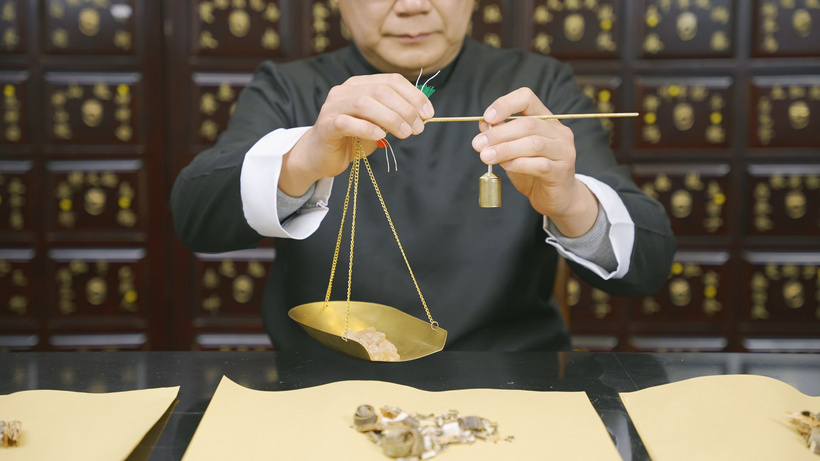 药方称量调配制作中药材mp4格式视频下载_正版视频编号167282-摄图网
