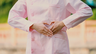 01:511080p4k月子中心居家月子餐护士看护妇照顾坐月子的女生吃月子餐