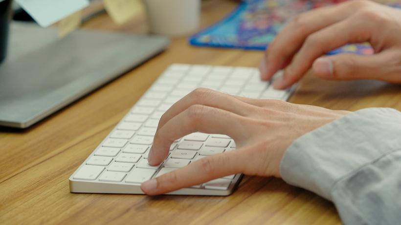 程序员敲键盘特写mp4格式视频下载_正版视频编号70171-摄图网