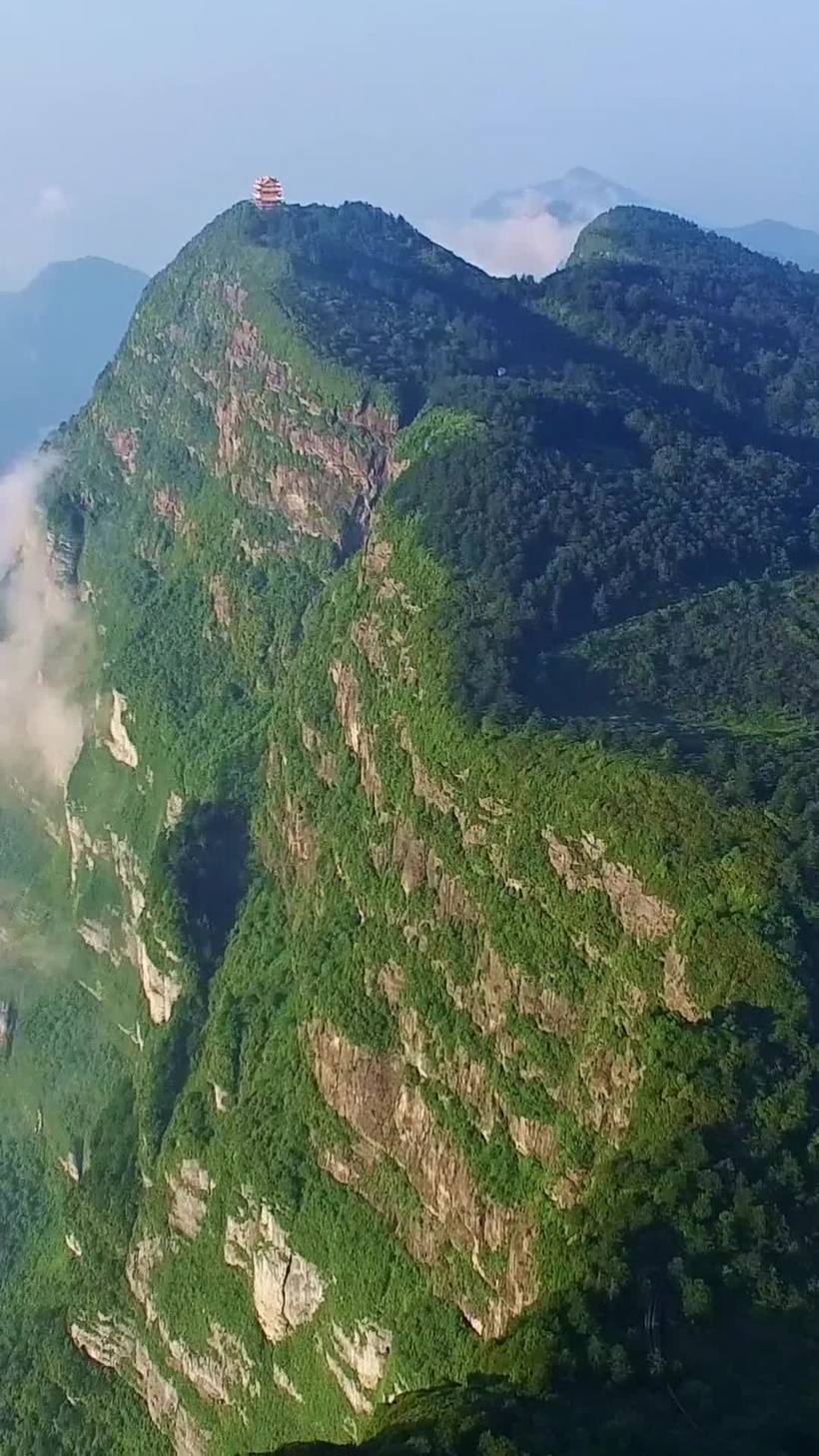 四川峨眉山群山航拍山群