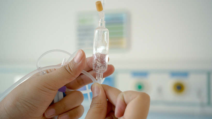 8k护士病房挂液体点滴视频素材外科病房