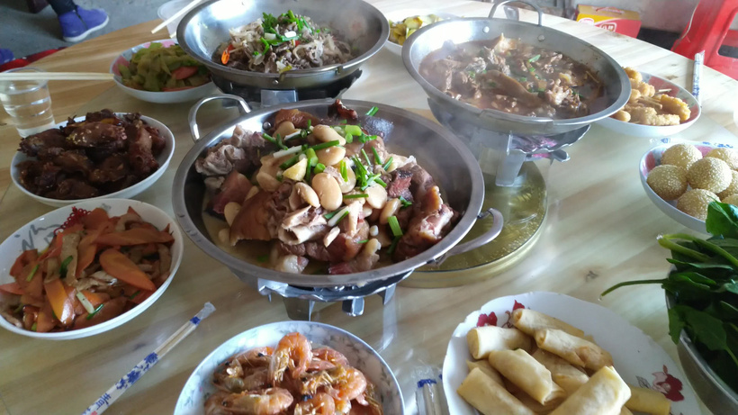 农村过年团年宴席聚会