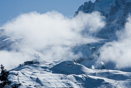 高山雪下