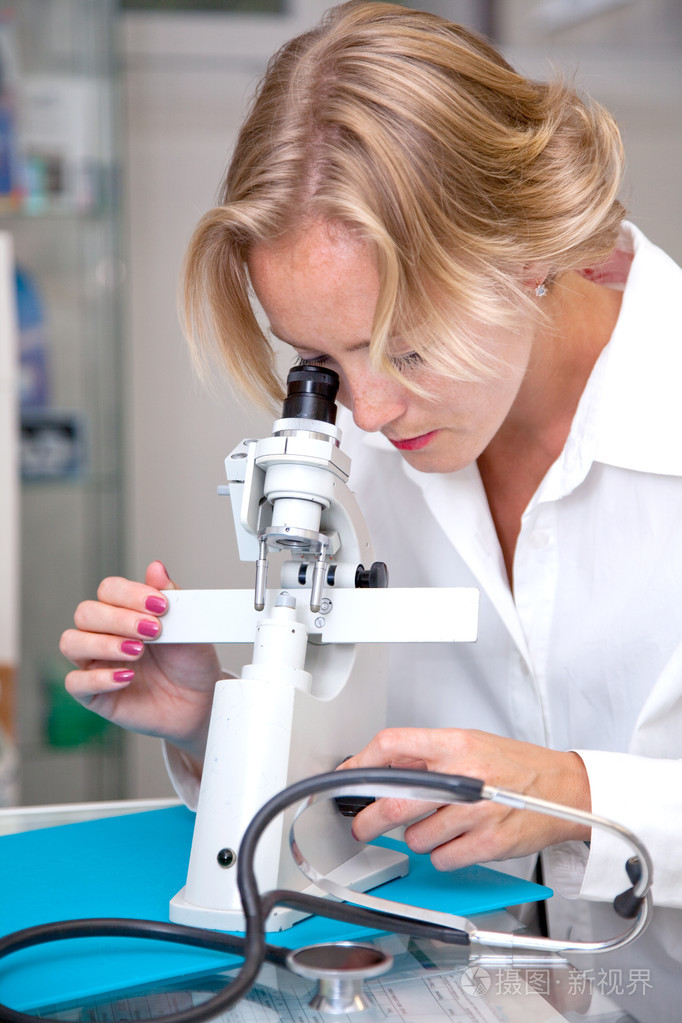 [医]医学专业人员