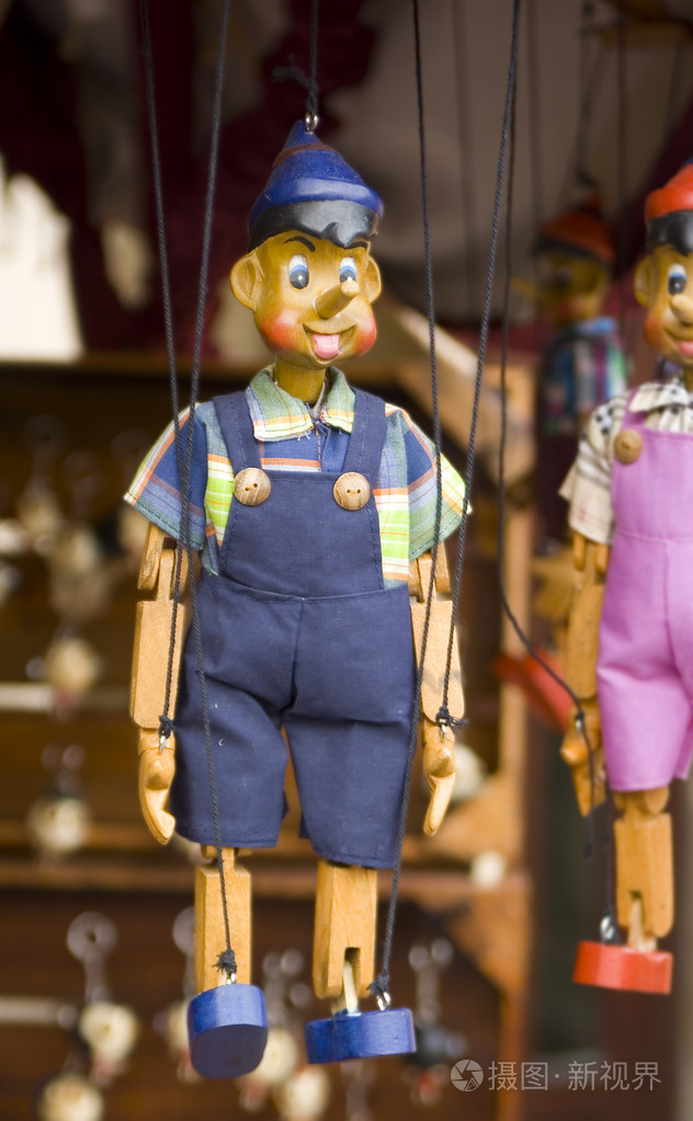 孤立的木制木偶