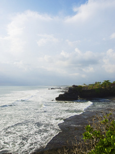 坦纳罗特寺庙海岸线