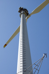 山地风力发电机图片
