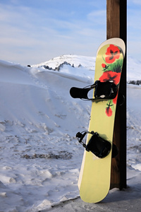 滑雪板。