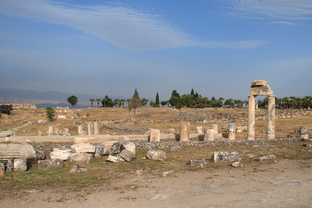 在古罗马废墟镇赫拉波利斯