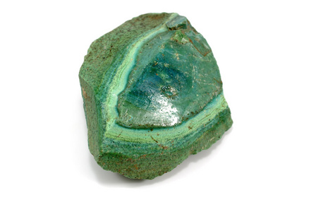 绿岩，软玉产于南太平洋岛屿，毛利人用来制作雕刻工具