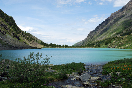 高山湖