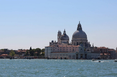 威尼斯意大利建筑称为蓬德拉 Dogana 和圆顶