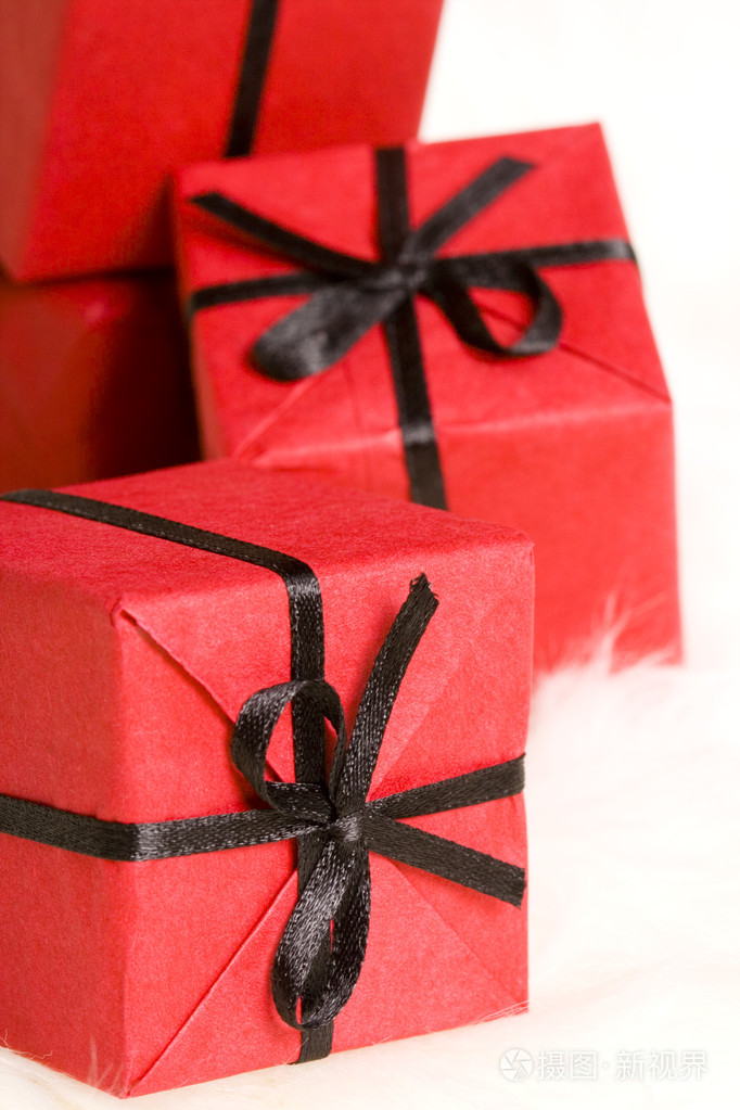 红色礼品盒