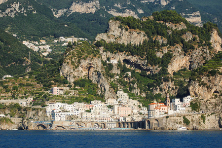 在意大利的阿马尔菲海岸的村庄 atrani 山水风景