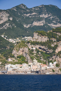 在意大利的阿马尔菲海岸的村庄 atrani 山水风景